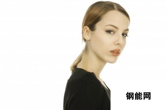 《我是爸爸的女人中字头》母爱的深度与亲情的独特纽带